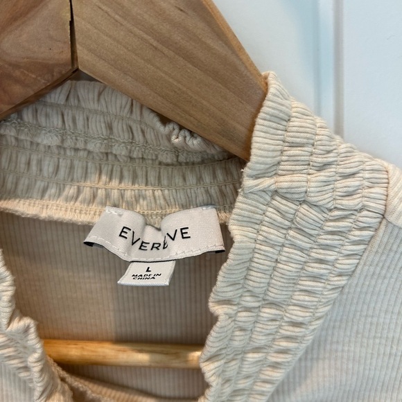 Evereve ruffle neck tank - Picture 3 of 4